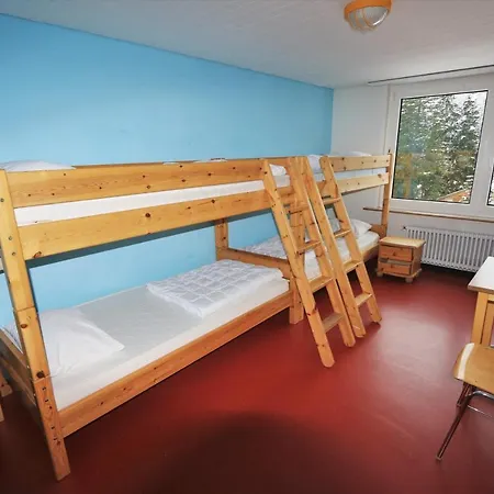 Juhui بيت شباب أروسا